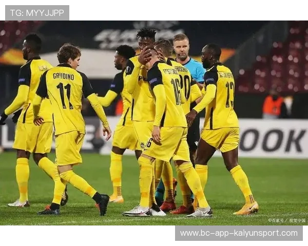 巴黎多名主力形成连续冲击，对方防线不断告急——一场关于协同、科技与极致执行的现代解读